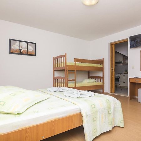 Apartments With A Parking Space Brela, Makarska - 11687 חדר תמונה