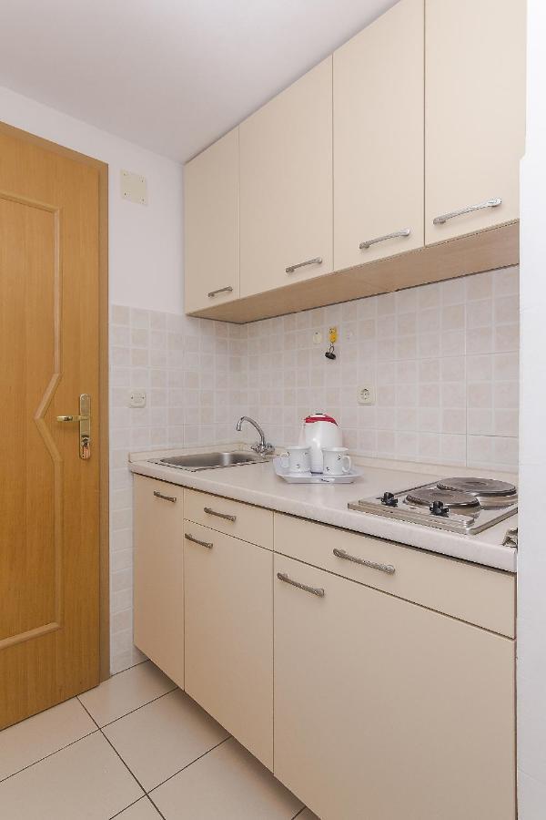 Apartments With A Parking Space Brela, Makarska - 11687 מראה חיצוני תמונה