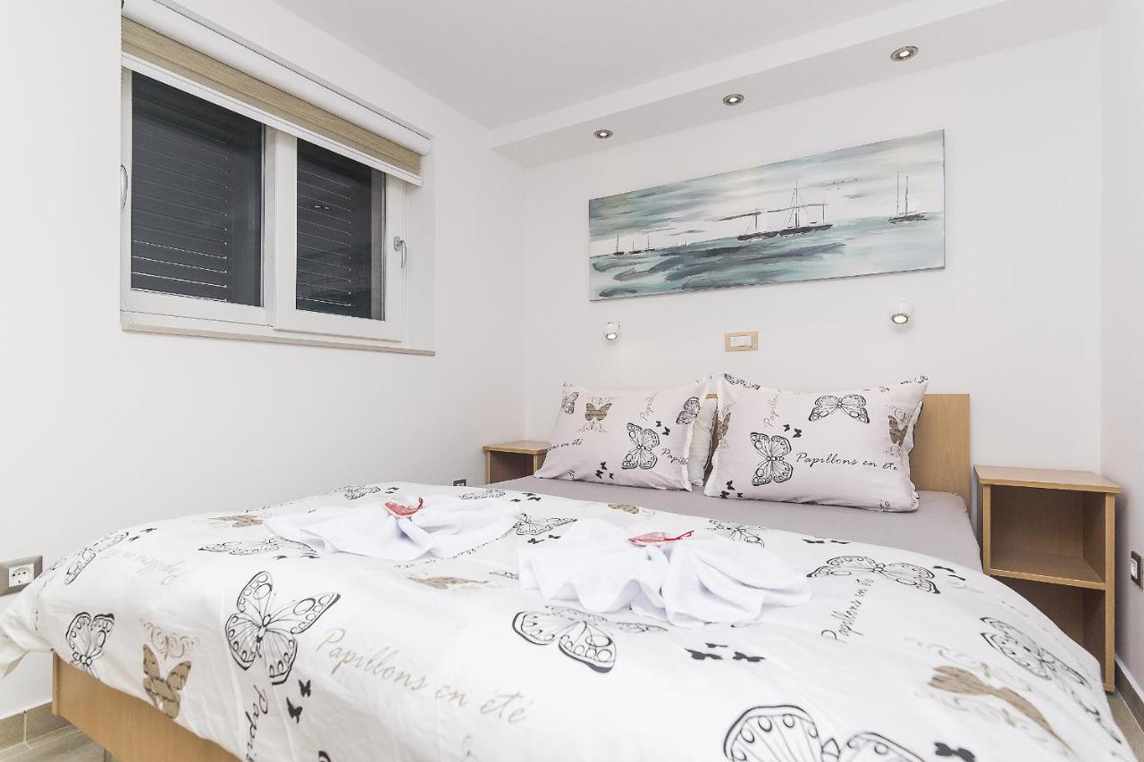 Apartments With A Parking Space Brela, Makarska - 11687 מראה חיצוני תמונה