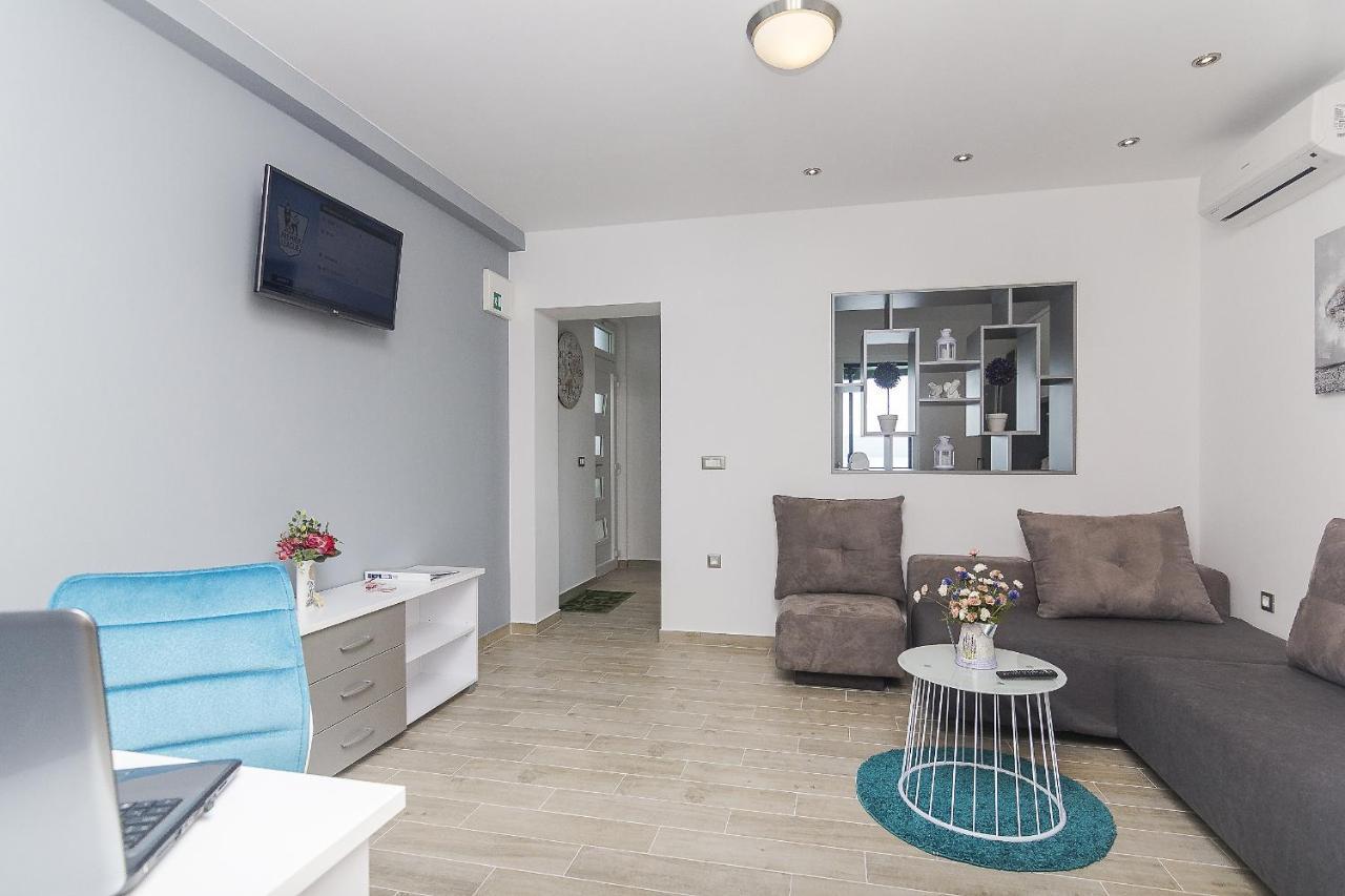 Apartments With A Parking Space Brela, Makarska - 11687 מראה חיצוני תמונה